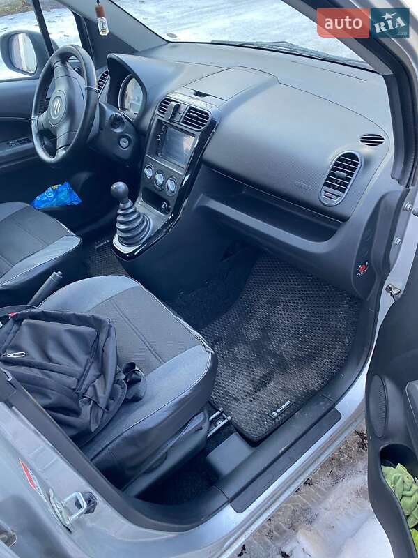 Хэтчбек Suzuki Splash 2009 в Львове