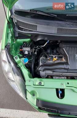 Хэтчбек Suzuki Splash 2010 в 