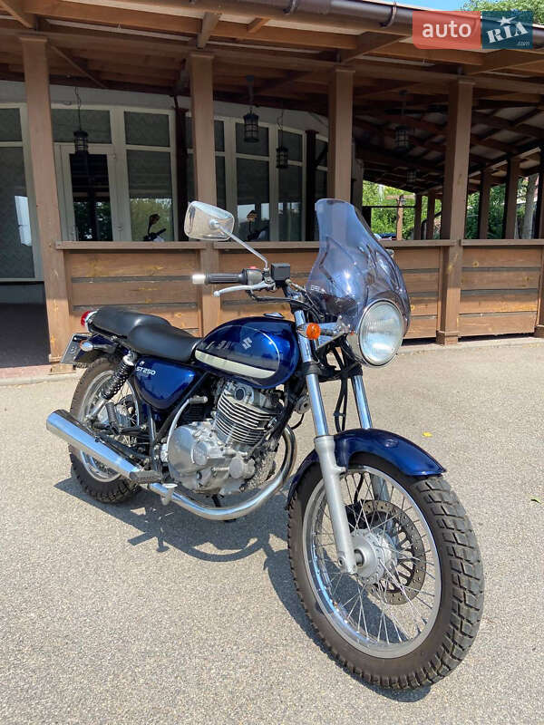 Suzuki ST 250 2004