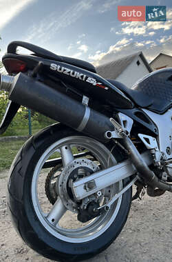 Мотоцикл Спорт-туризм Suzuki SV 650S 1999 в 