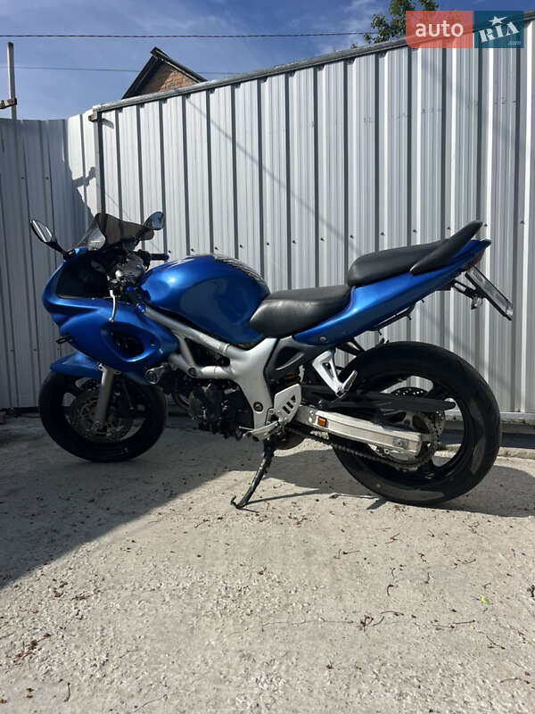Мотоцикл Спорт-туризм Suzuki SV 650S 2000 в 