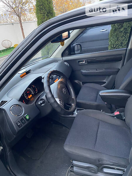 Хэтчбек Suzuki Swift 2006 в Киеве