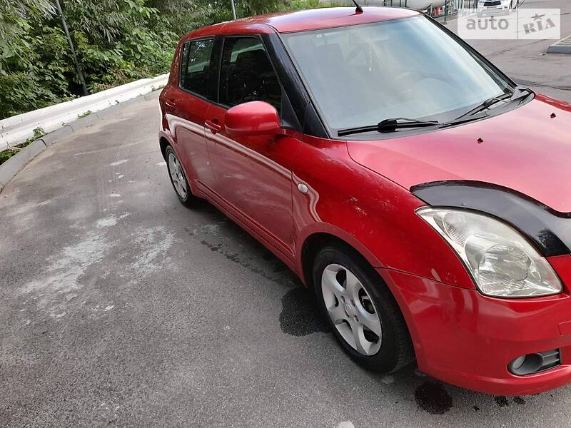 Хэтчбек Suzuki Swift 2006 в Львове