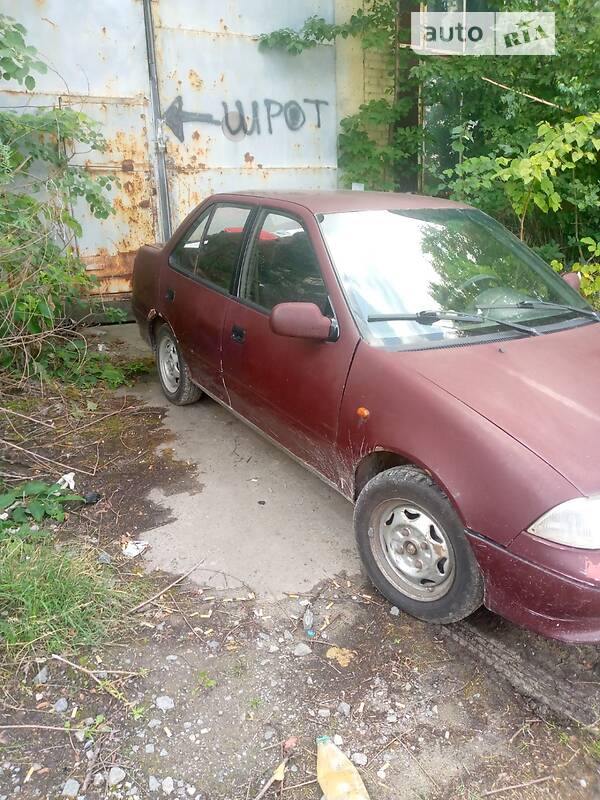 Седан Suzuki Swift 1995 в Львові