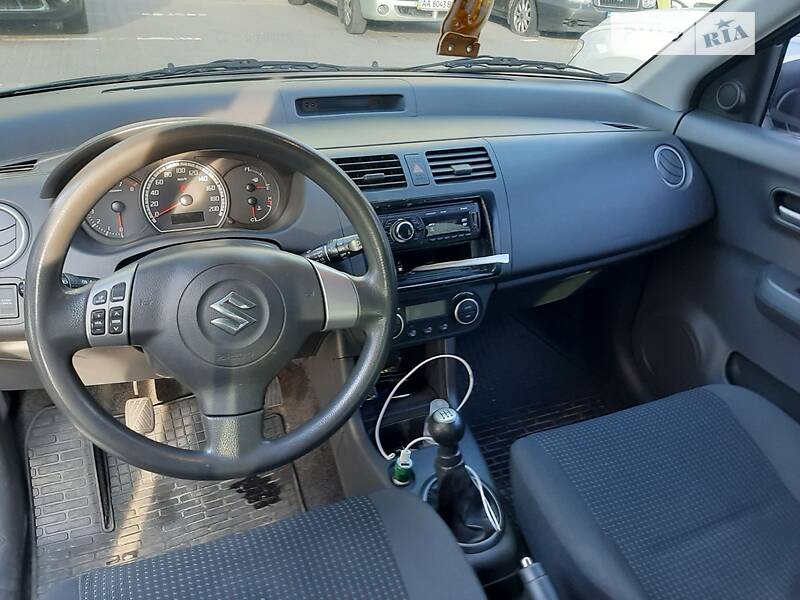 Хетчбек Suzuki Swift 2007 в Києві фото 5 Хетчбек Suzuki Swift 2007 в Києві