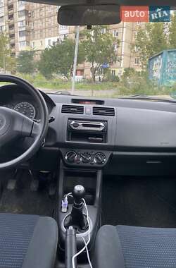 Хэтчбек Suzuki Swift 2008 в Вишневом