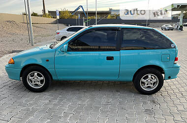 Хэтчбек Suzuki Swift 1998 в 