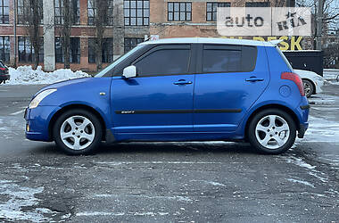 Хэтчбек Suzuki Swift 2005 в Киеве