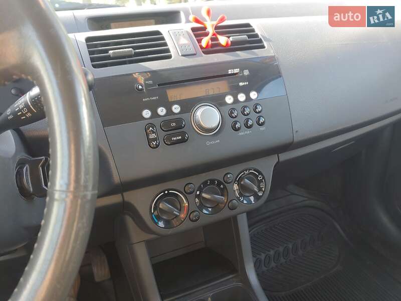 Хэтчбек Suzuki Swift 2007 в Подольске