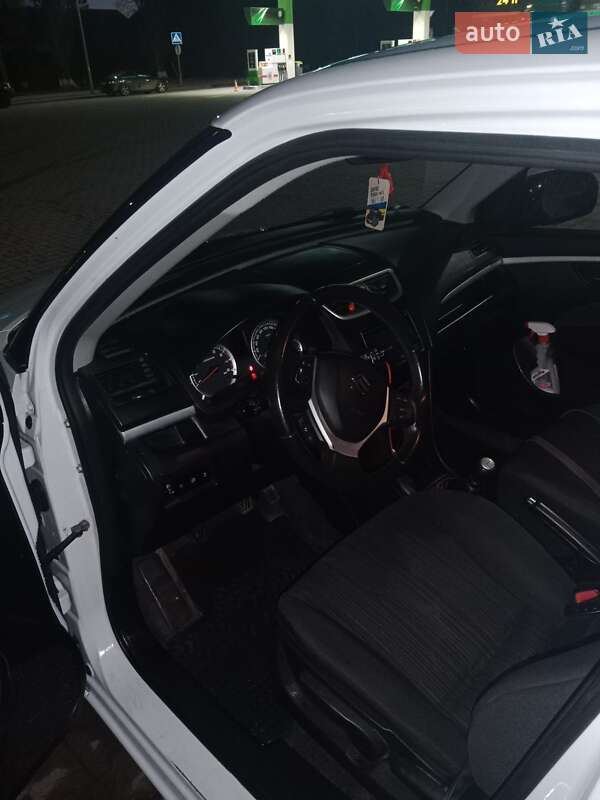 Хэтчбек Suzuki Swift 2014 в Вижнице