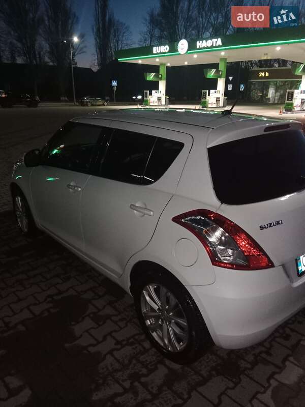 Хэтчбек Suzuki Swift 2014 в Вижнице