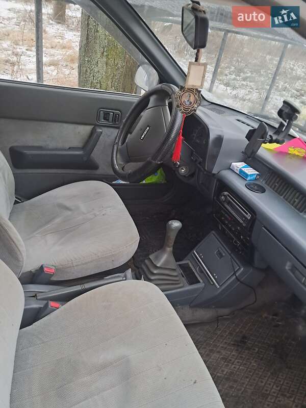 Седан Suzuki Swift 1991 в Великому Бурлуку