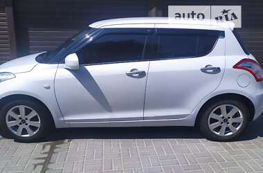 Хэтчбек Suzuki Swift 2012 в Днепре