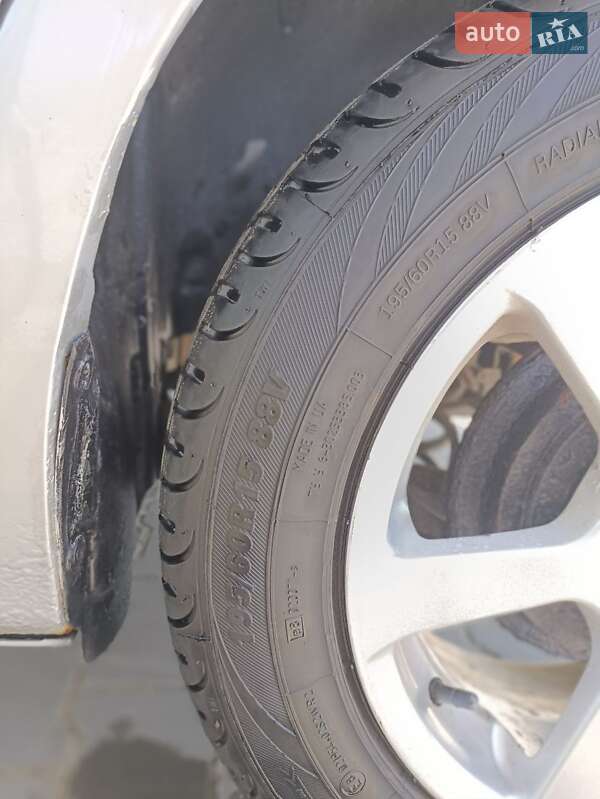 Хэтчбек Suzuki Swift 2007 в Полтаве фото 5 Хэтчбек Suzuki Swift 2007 в Полтаве