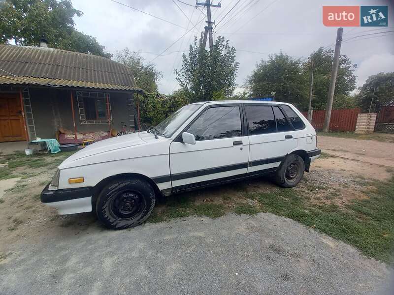 Хэтчбек Suzuki Swift 1988 в Кельменцах