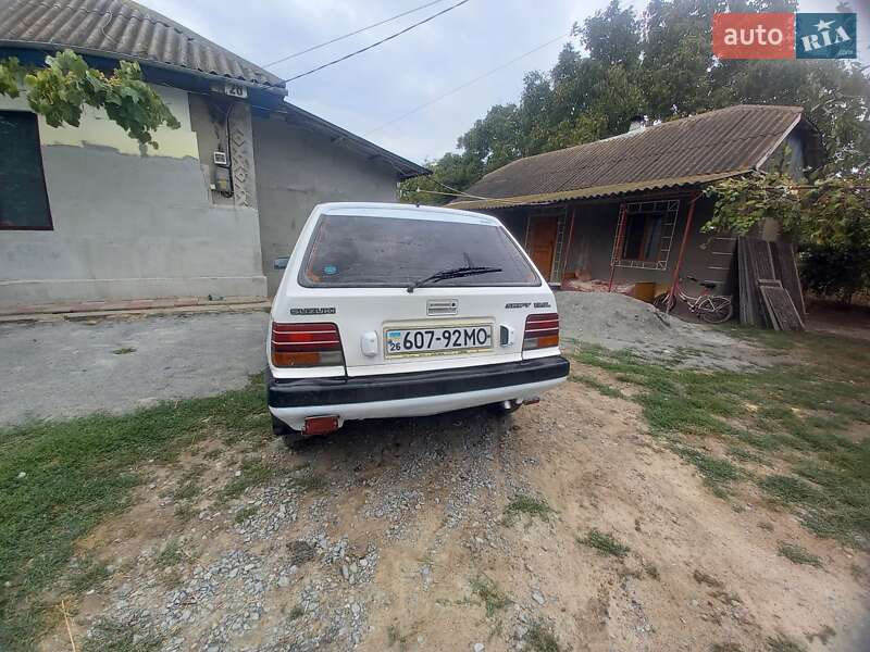 Хэтчбек Suzuki Swift 1988 в Кельменцах