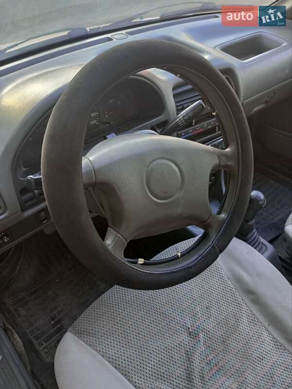 Седан Suzuki Swift 2003 в Харкові