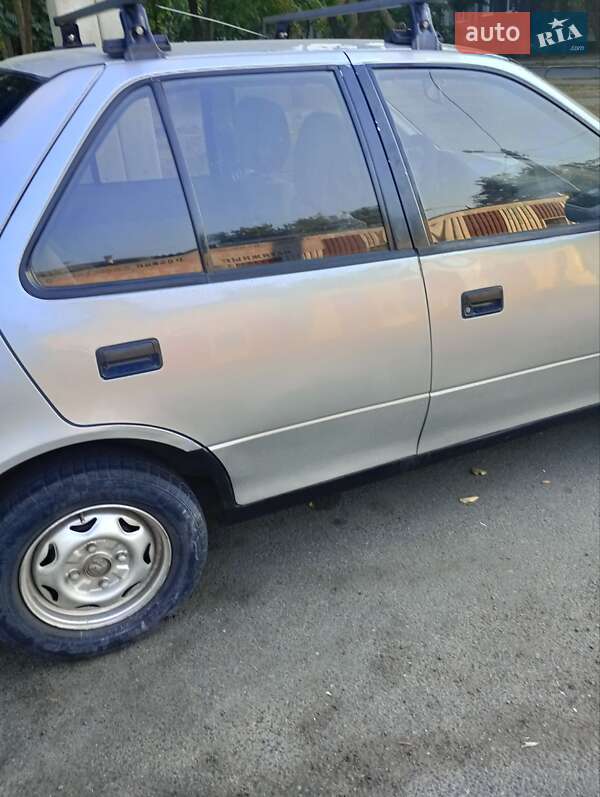 Седан Suzuki Swift 2003 в Харкові