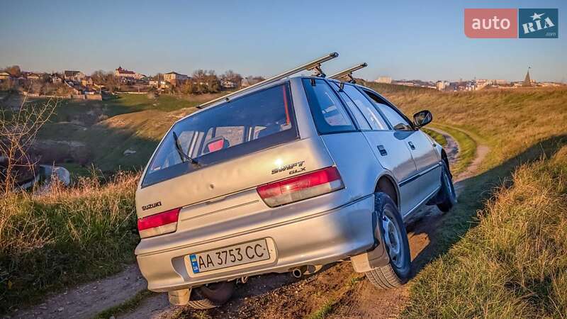 Хетчбек Suzuki Swift 2003 в Кам'янець-Подільському