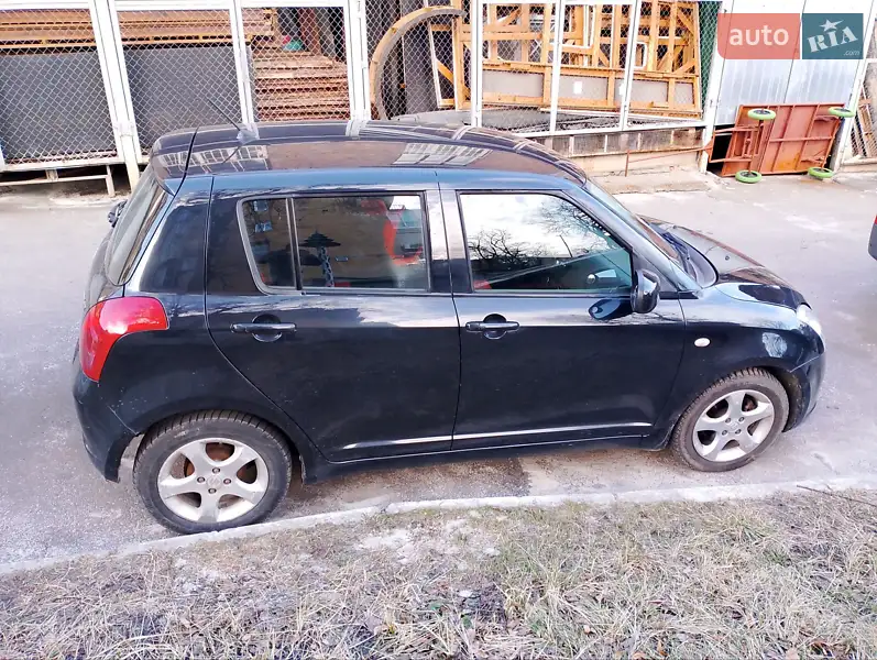 Хэтчбек Suzuki Swift 2007 в 