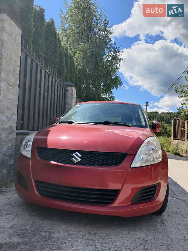 Хэтчбек Suzuki Swift 2013 в Киеве