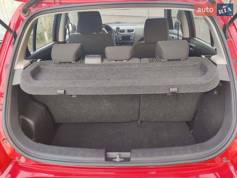 Хэтчбек Suzuki Swift 2013 в Киеве