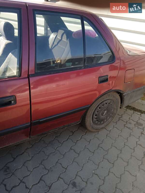 Седан Suzuki Swift 1994 в Пустомитах