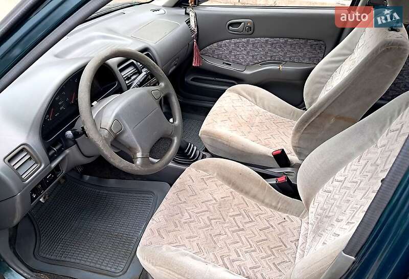 Седан Suzuki Swift 2000 в Одесі