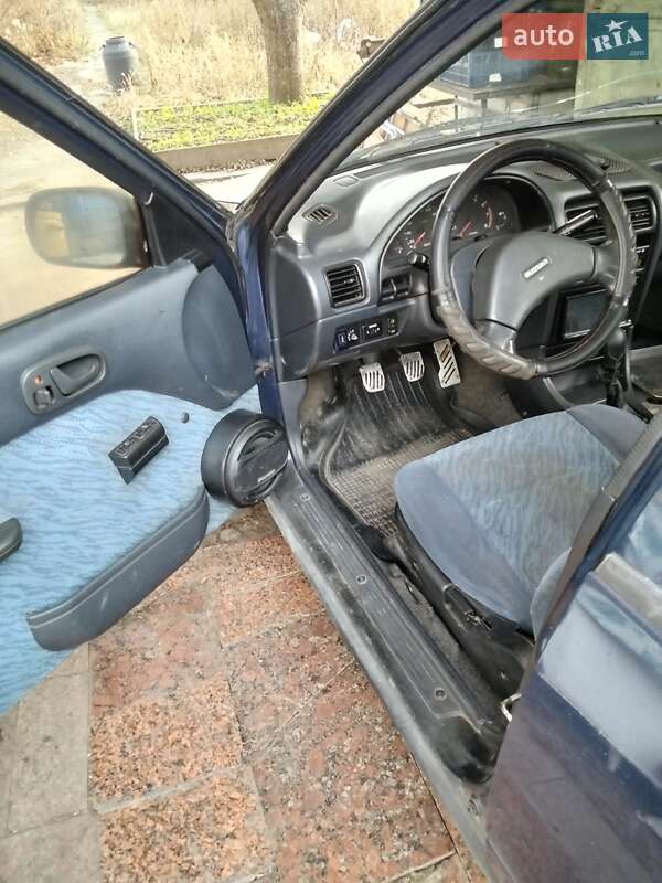 Хетчбек Suzuki Swift 1997 в Дніпрі