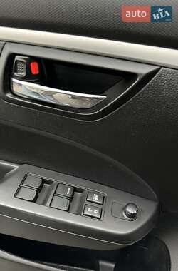 Хетчбек Suzuki Swift 2015 в 
