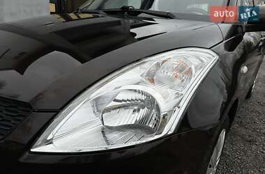 Хетчбек Suzuki Swift 2015 в 