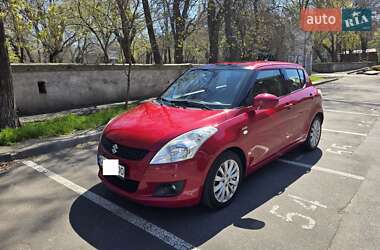 Хэтчбек Suzuki Swift 2012 в 