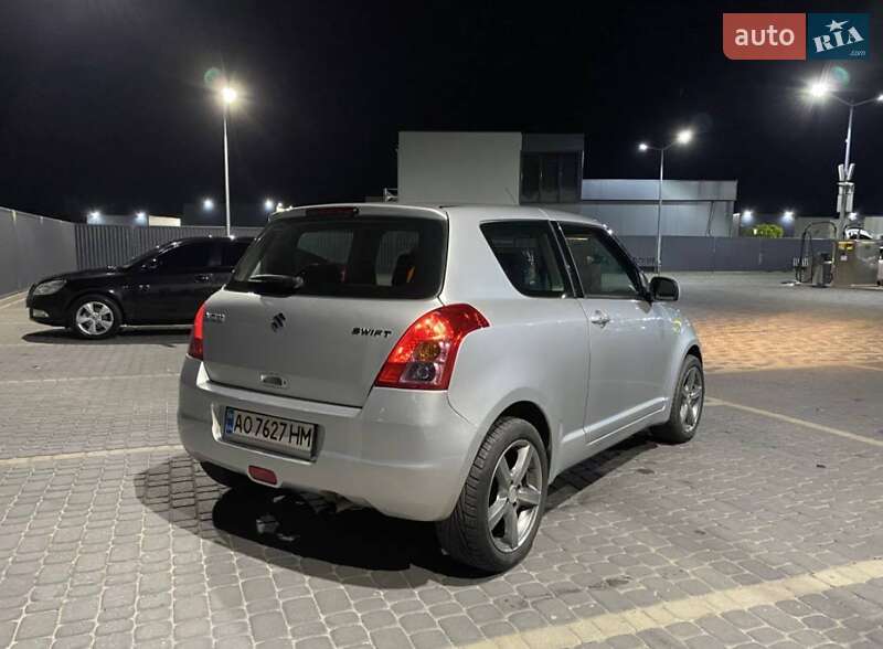 Хетчбек Suzuki Swift 2009 в Ужгороді