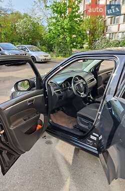 Хетчбек Suzuki Swift 2012 в 