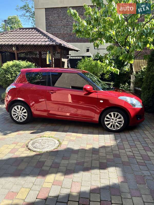 Хэтчбек Suzuki Swift 2010 в Львове