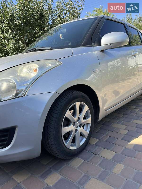 Хэтчбек Suzuki Swift 2011 в Барышевке фото 37 Хэтчбек Suzuki Swift 2011 в Барышевке