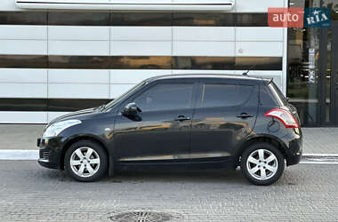 Хетчбек Suzuki Swift 2012 в 