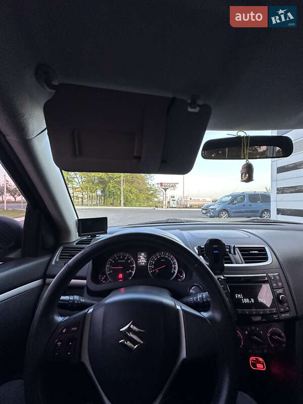 Хэтчбек Suzuki Swift 2012 в Великом Дальнике
