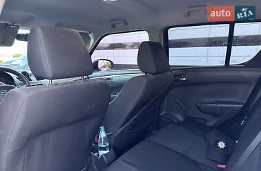 Хетчбек Suzuki Swift 2012 в 