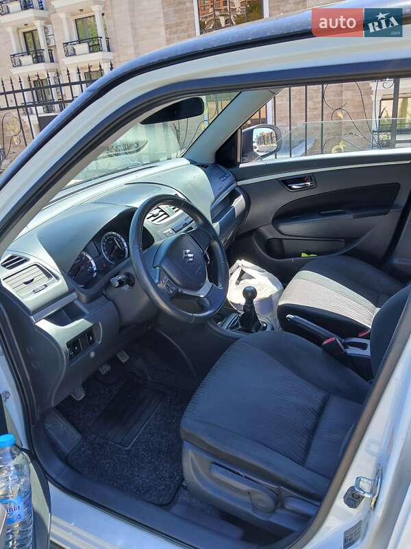 Хэтчбек Suzuki Swift 2011 в Буче