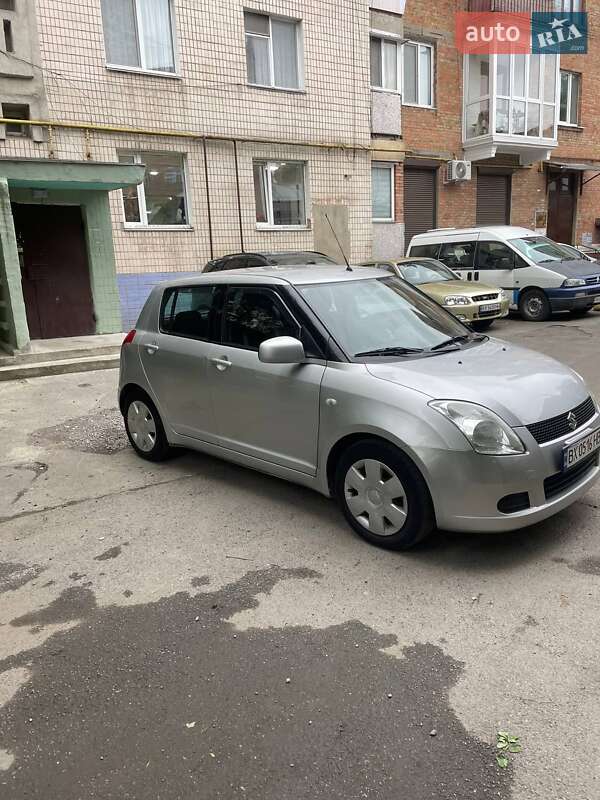 Хетчбек Suzuki Swift 2005 в Хмельницькому