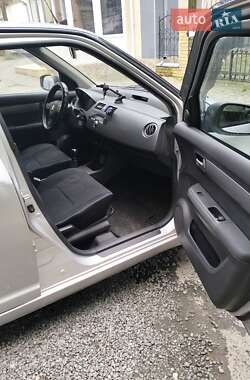Хэтчбек Suzuki Swift 2005 в 