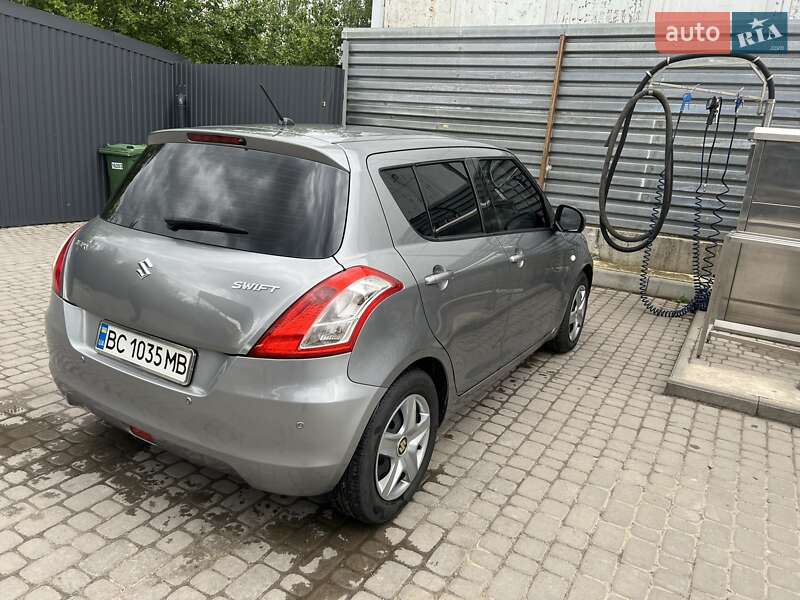 Хэтчбек Suzuki Swift 2011 в Львове