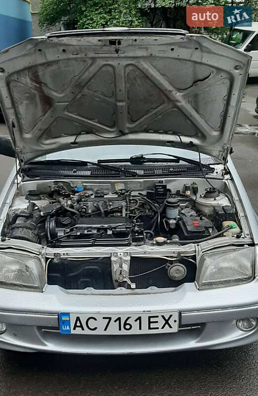 Седан Suzuki Swift 2003 в Славянске