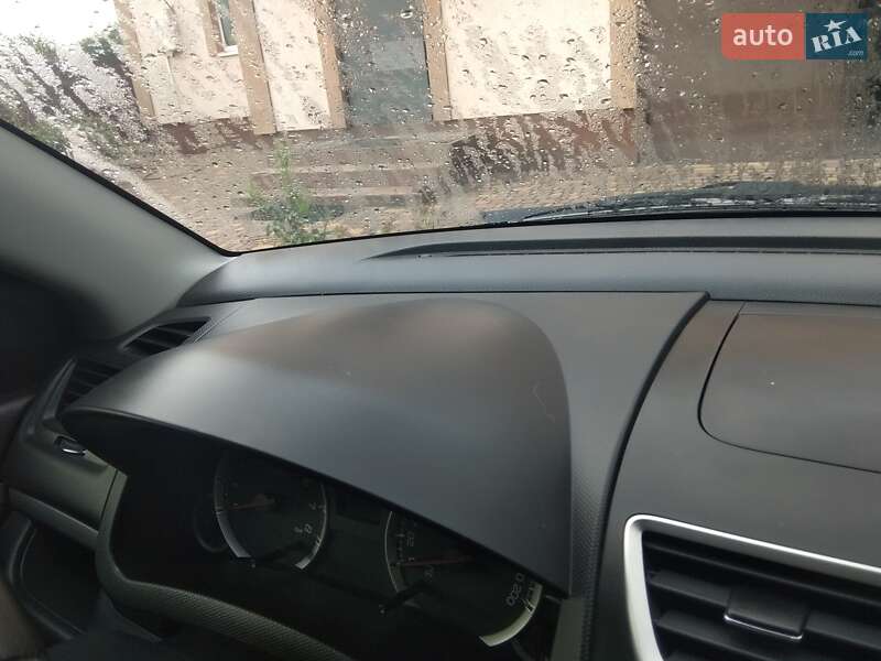 Хэтчбек Suzuki Swift 2011 в Барышевке фото 33 Хэтчбек Suzuki Swift 2011 в Барышевке