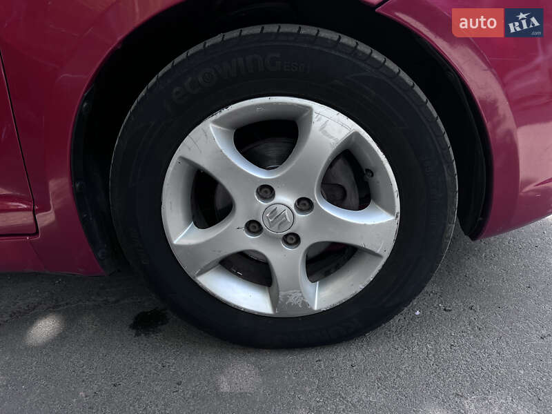 Хетчбек Suzuki Swift 2005 в Полтаві