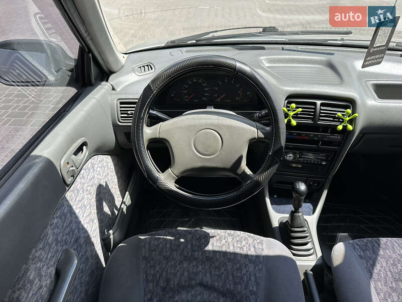 Седан Suzuki Swift 2003 в Тернополе