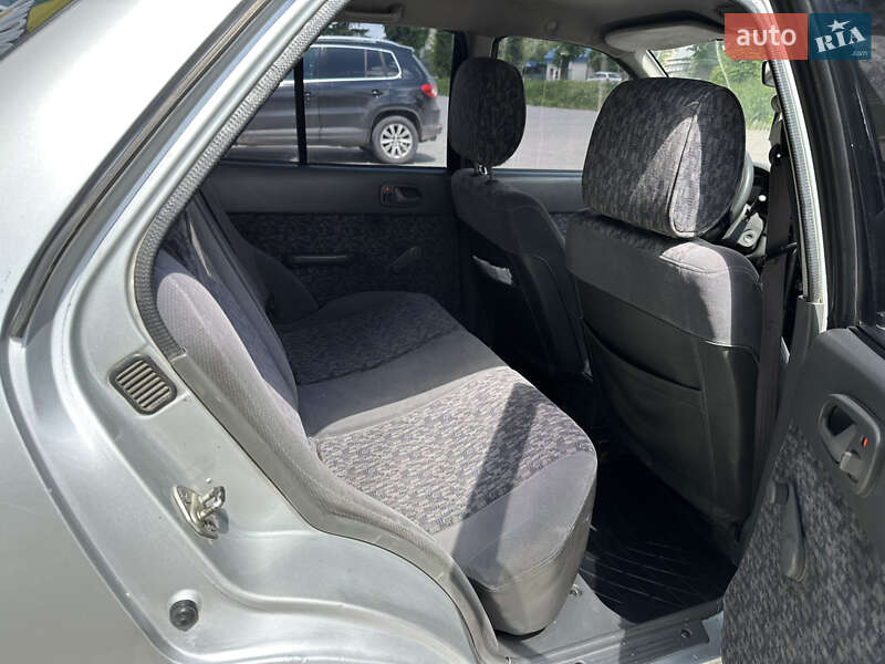 Седан Suzuki Swift 2003 в Тернополе