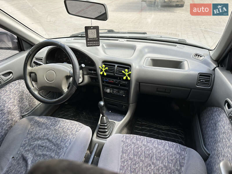 Седан Suzuki Swift 2003 в Тернополе