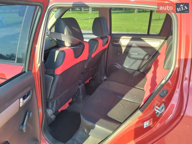 Хетчбек Suzuki Swift 2006 в Житомирі